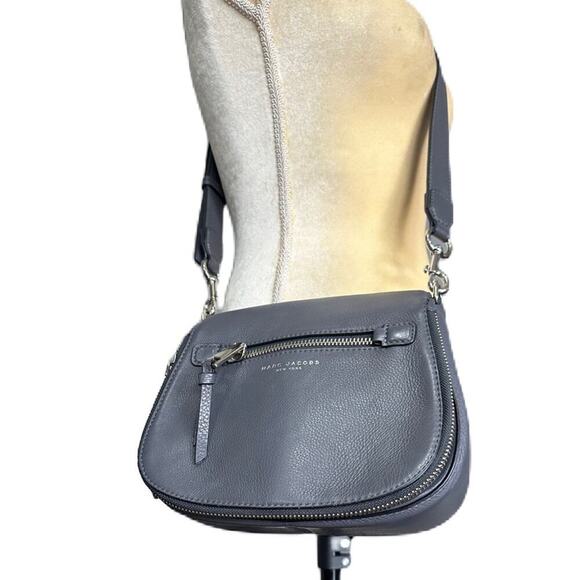 ★ EUC Marc Jacobs Recruit Nomad Saddle Gray Crossbody Bag - Picture 1 of 13